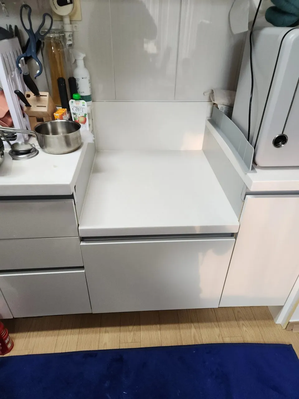 경기 용인시 수지구 상현동 자리 없이 서랍장으로 막혀 있던 하부장
